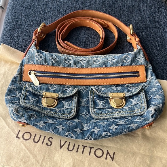 Louis Vuitton Handbags - Louis Vuitton
Monogram Denim Baggy with additional crossbody strap.